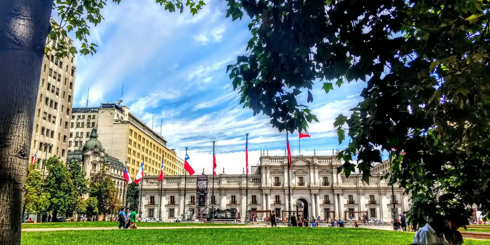 找外教，不折腾！路易斯中介帮您精准匹配